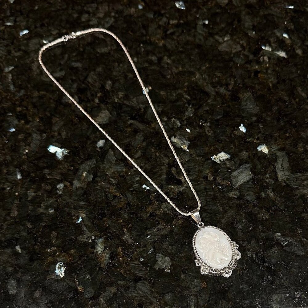 Carved Mother of Pearl Cameo Shell Sterling Silver Pendant Necklace 18" - Picture 2 of 5